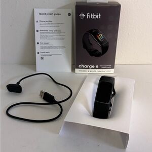 Fitbit Charge 5 Smartwatch - Black